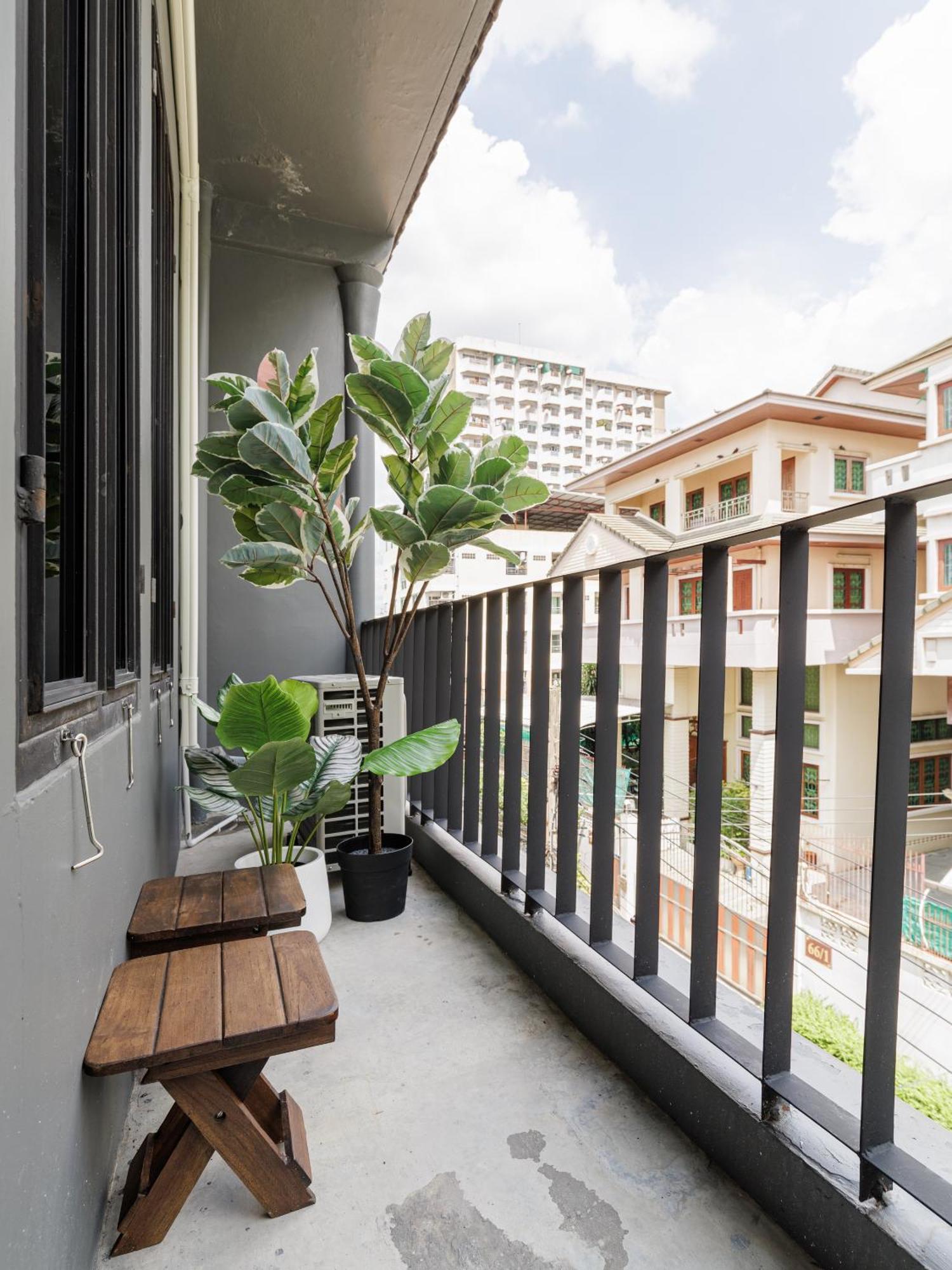 Wabisabi Bangkok 3 Min To Train Station Hotel ภายนอก รูปภาพ